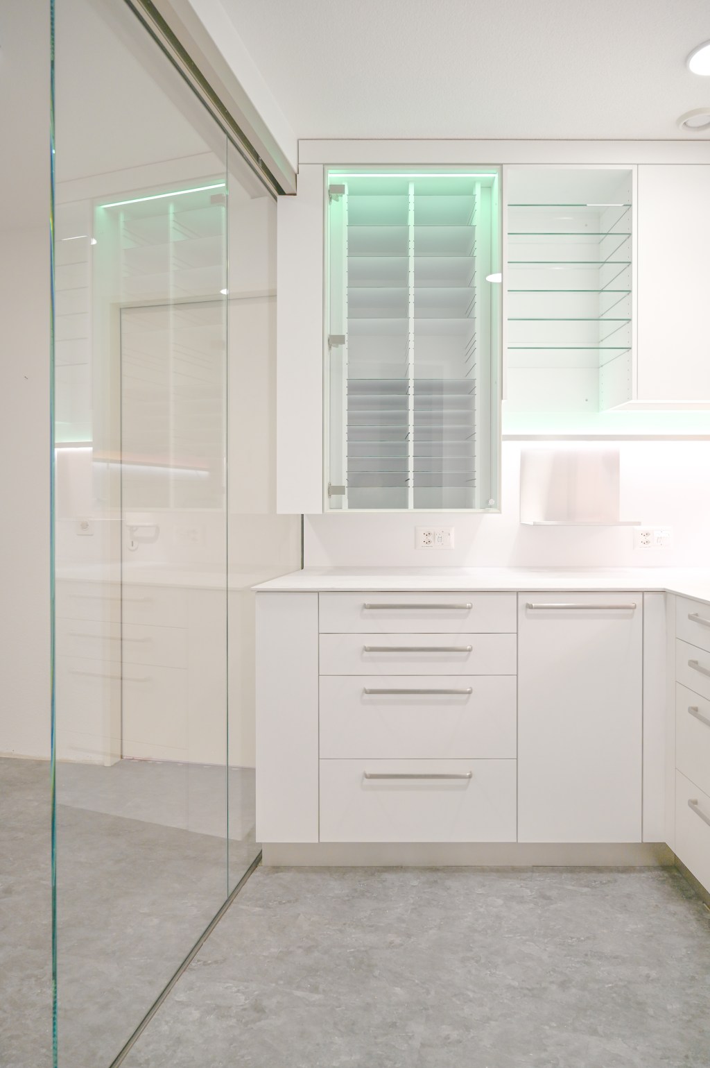 Zahnarzeinrichtungen..